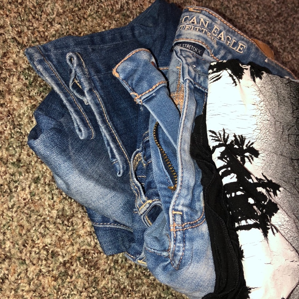 american eagle jeans and shirt